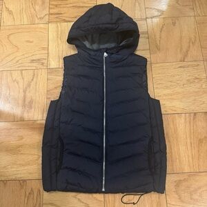 GAP Black Puffer Down Alternative Vest